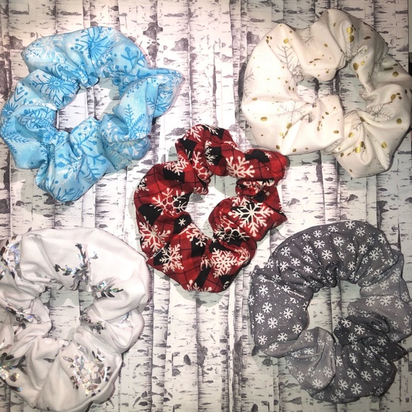 5 piece Christmas Scrungie set - Picture 4 of 9